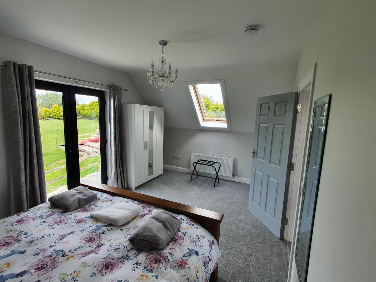 N0 2 Greystones Clock Tower Lodge Leap Екстер'єр фото