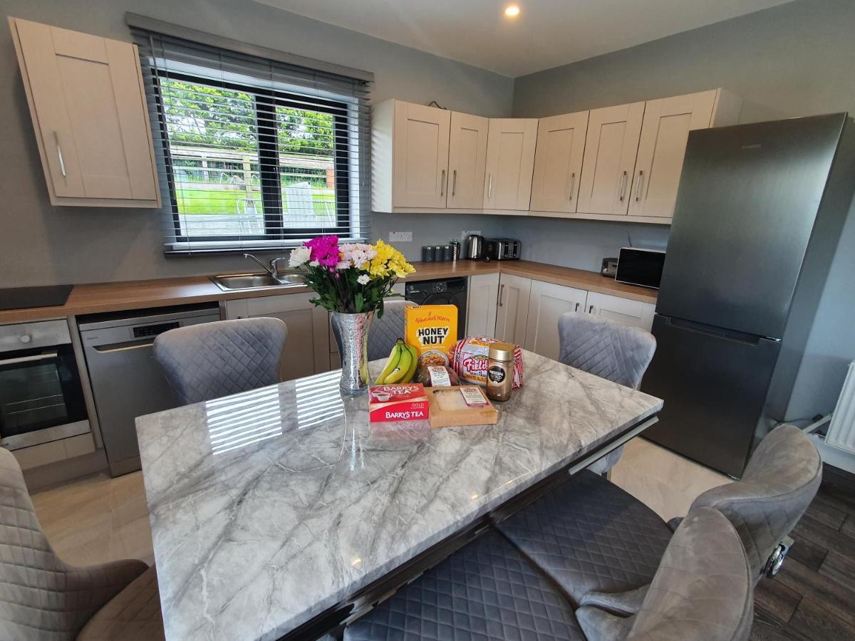 N0 2 Greystones Clock Tower Lodge Leap Екстер'єр фото