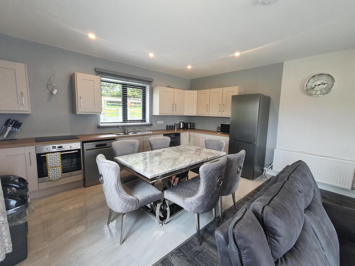 N0 2 Greystones Clock Tower Lodge Leap Екстер'єр фото